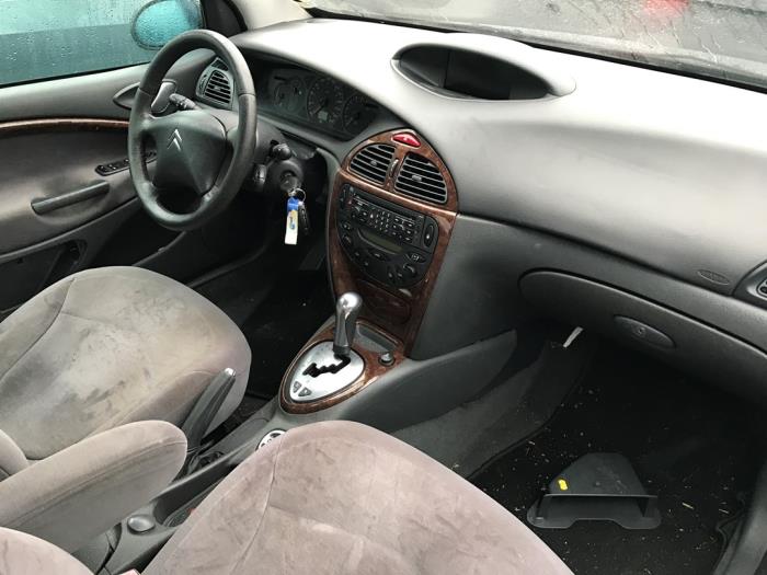 Citroen C5 I Berline 2.0 16V Sloopvoertuig (2004, Grijs)