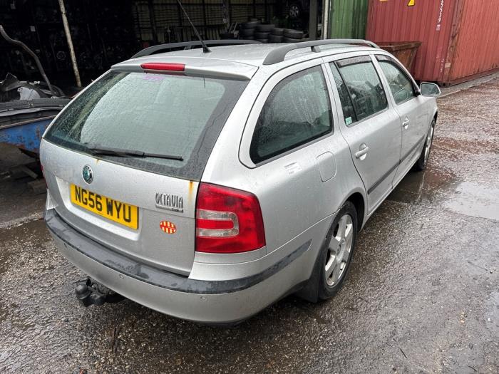 Skoda Octavia Combi 1.9 TDI Sloopvoertuig (2006, Grijs)