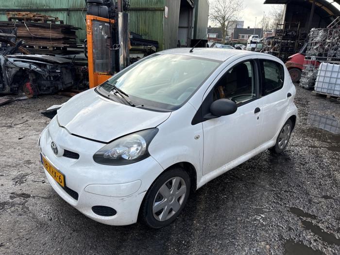 Toyota Aygo 1.0 12V VVT-i Sloopvoertuig (2010, Wit)