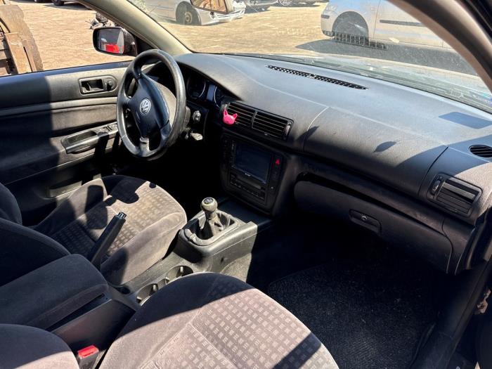 Volkswagen Passat Sloopvoertuig (2003)