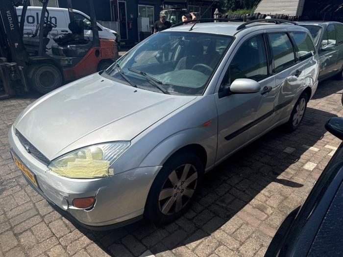 Ford Focus 1 Wagon 1.6 16V Sloopvoertuig (2000, Grijs)