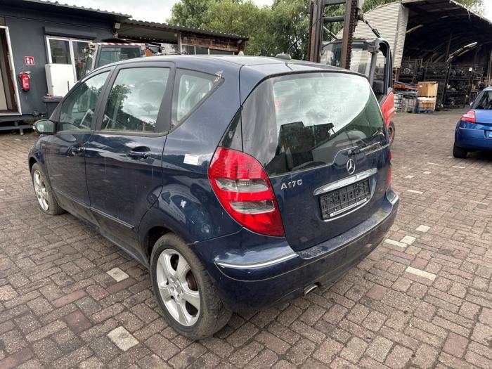 Mercedes A 1.7 A-180 Sloopvoertuig (2005, Donker, Blank)