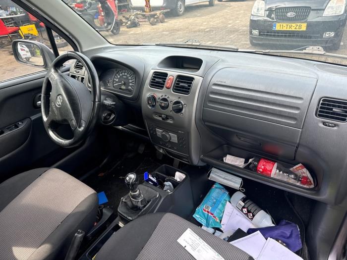 Opel Agila 1.2 16V Twin Port Sloopvoertuig (2005, Paars)