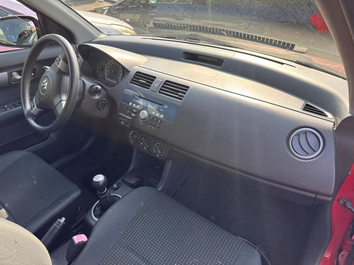 Suzuki Swift 1.3 VVT 16V Sloopvoertuig (2005, Rood)