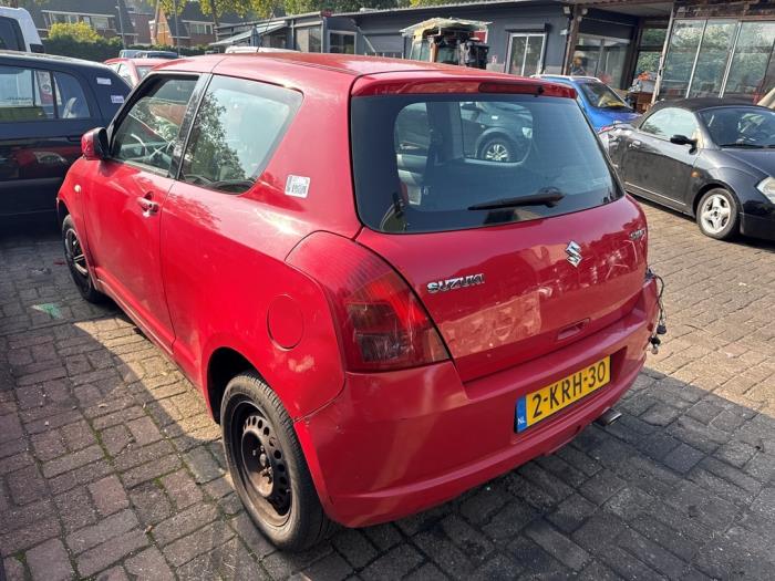 Suzuki Swift 1.3 VVT 16V Sloopvoertuig (2005, Rood)