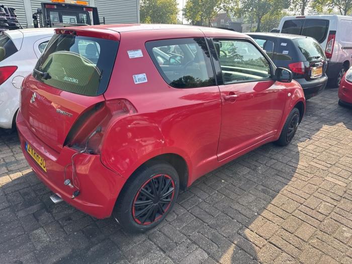 Suzuki Swift 1.3 VVT 16V Sloopvoertuig (2005, Rood)
