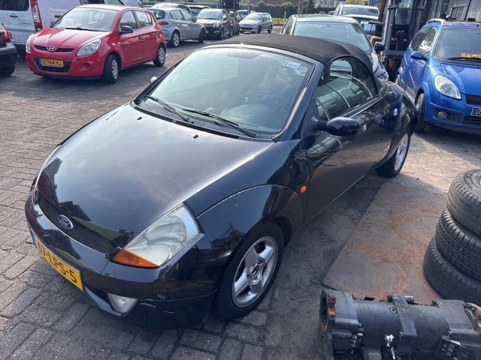Ford StreetKa 1.6i Sloopvoertuig (2003, Zwart)