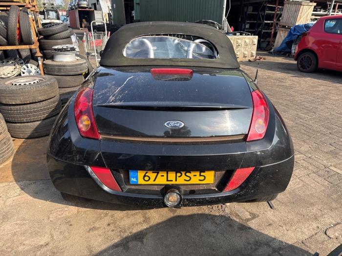 Ford StreetKa 1.6i Sloopvoertuig (2003, Zwart)