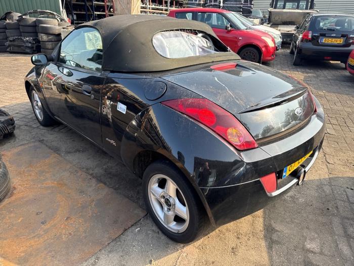 Ford StreetKa 1.6i Sloopvoertuig (2003, Zwart)