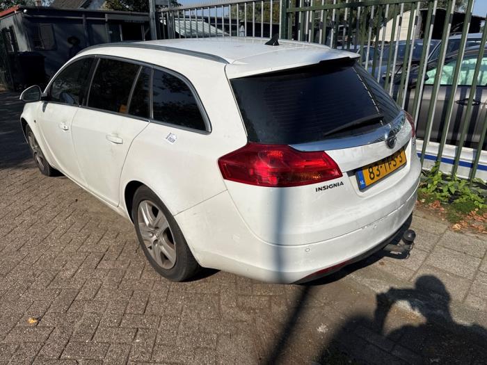 Opel Insignia Sports Tourer 1.4 Turbo 16V Ecotec Sloopvoertuig (2012, Wit)