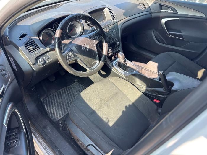 Opel Insignia Sports Tourer 1.4 Turbo 16V Ecotec Sloopvoertuig (2012, Wit)