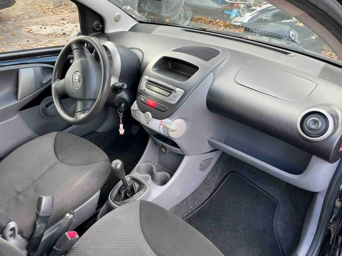 Toyota Aygo 1.0 12V VVT-i Sloopvoertuig (2010, Zwart)