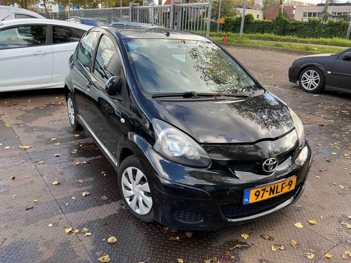 Toyota Aygo 1.0 12V VVT-i Sloopvoertuig (2010, Zwart)