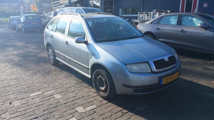 Skoda Fabia 1.4i 16V Sloopvoertuig (2004, Grijs)