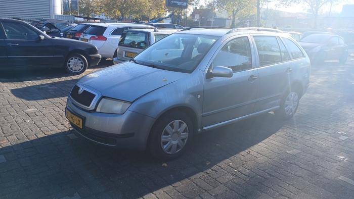 Skoda Fabia 1.4i 16V Sloopvoertuig (2004, Grijs)