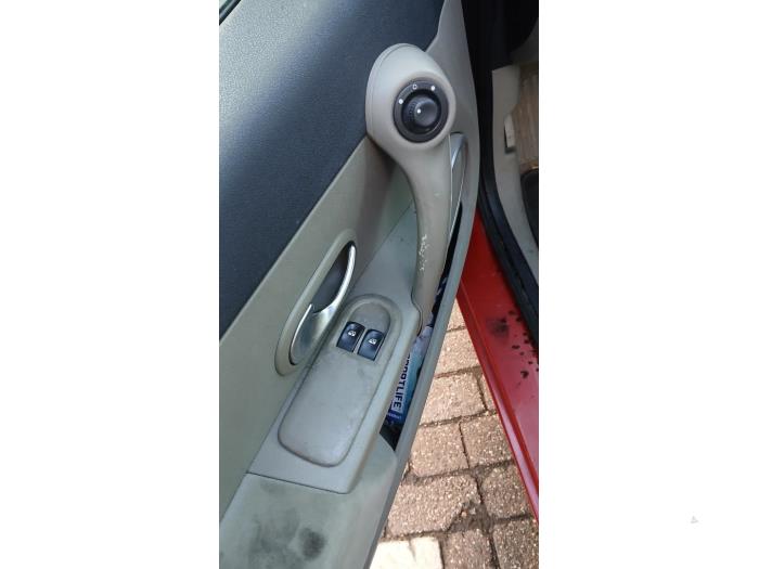 Renault Clio III 1.6 16V Sloopvoertuig (2007, Rood)