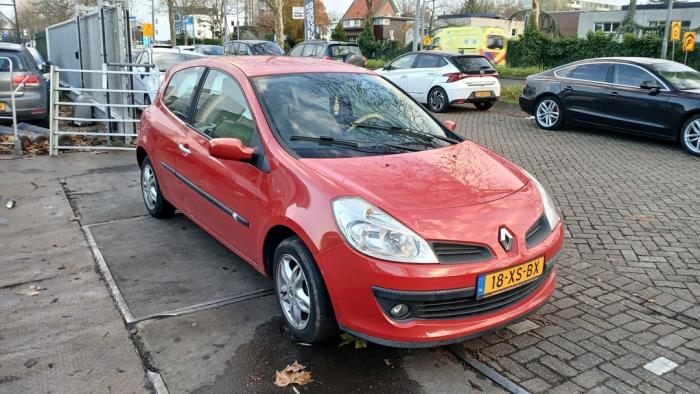 Renault Clio III 1.6 16V Sloopvoertuig (2007, Rood)