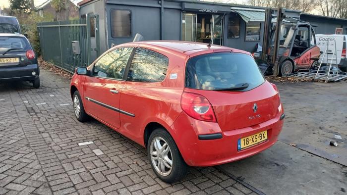 Renault Clio III 1.6 16V Sloopvoertuig (2007, Rood)