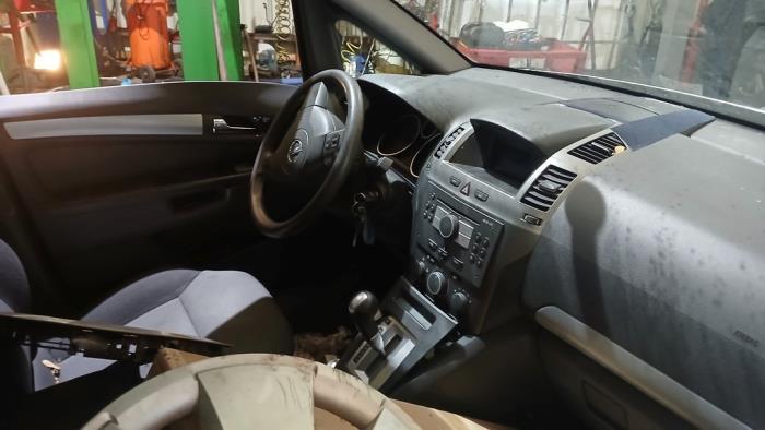 Opel Zafira 2.2 16V Direct Ecotec Sloopvoertuig (2005, Grijs)