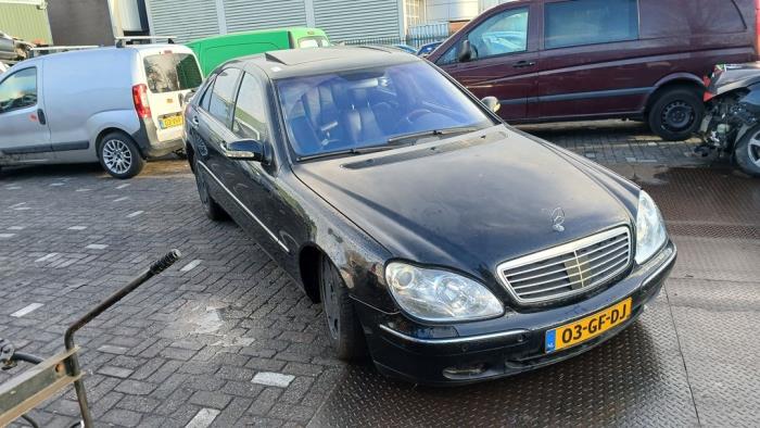 Mercedes S 4.0 S-400 CDI V8 32V Sloopvoertuig (2000, Zwart)