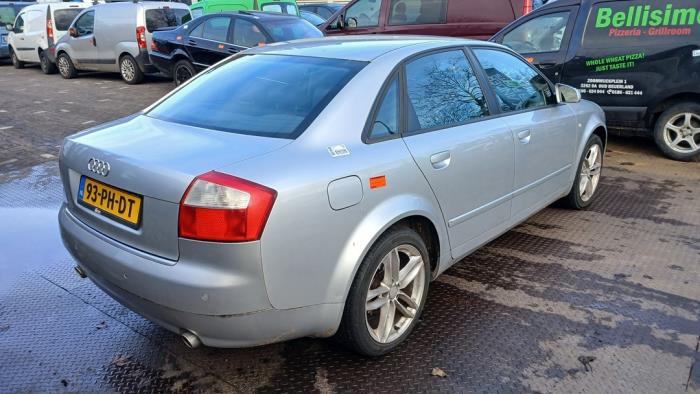 Audi A4 2.4 V6 30V Sloopvoertuig (2004, Grijs)