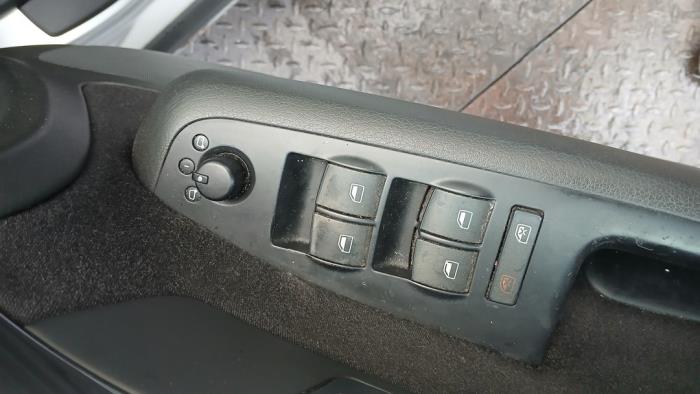 Audi A4 2.4 V6 30V Sloopvoertuig (2004, Grijs)