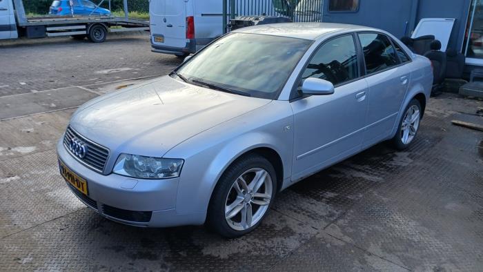 Audi A4 2.4 V6 30V Sloopvoertuig (2004, Grijs)