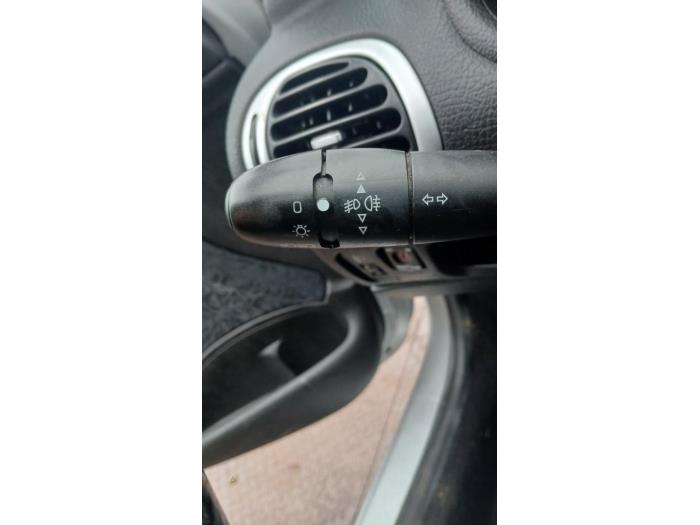 Peugeot 206 1.4 16V Sloopvoertuig (2004, Grijs)