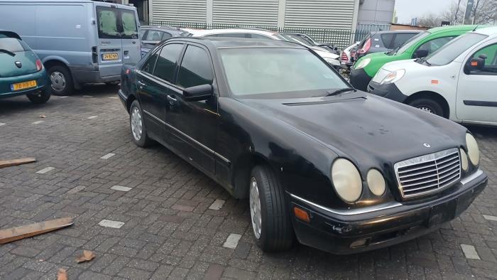 Mercedes E 2.4 E-240 V6 18V Sloopvoertuig (1997)
