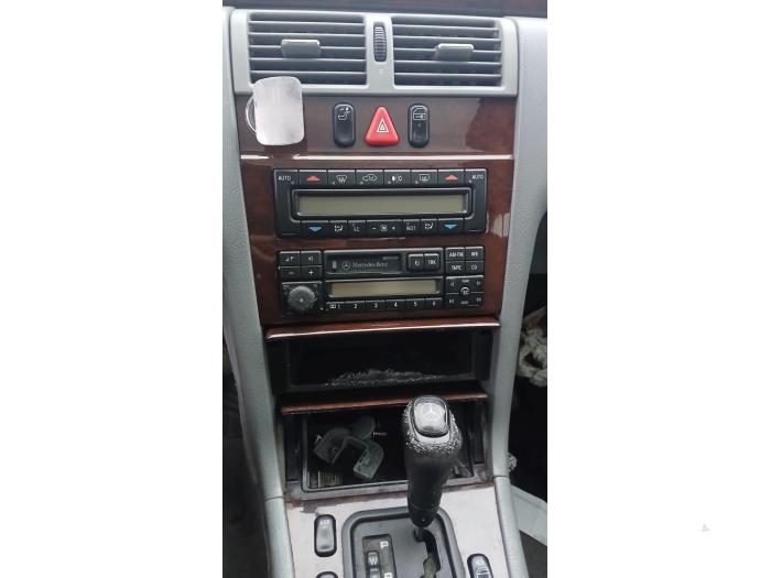Mercedes E 2.4 E-240 V6 18V Sloopvoertuig (1997)