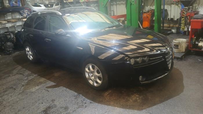 Alfa Romeo 159 Sportwagon 1.9 JTS 16V Sloopvoertuig (2006, Zwart)