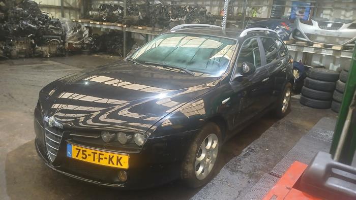 Alfa Romeo 159 Sportwagon 1.9 JTS 16V Sloopvoertuig (2006, Zwart)