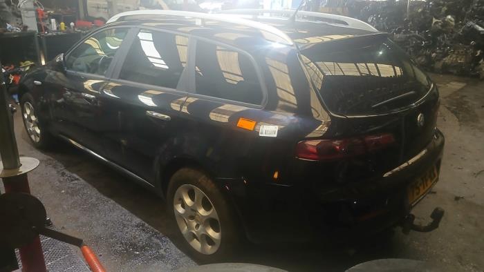 Alfa Romeo 159 Sportwagon 1.9 JTS 16V Sloopvoertuig (2006, Zwart)