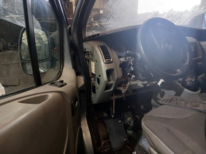 Opel Vivaro 2.5 CDTI 16V Sloopvoertuig (2010, Licht, Blauw)