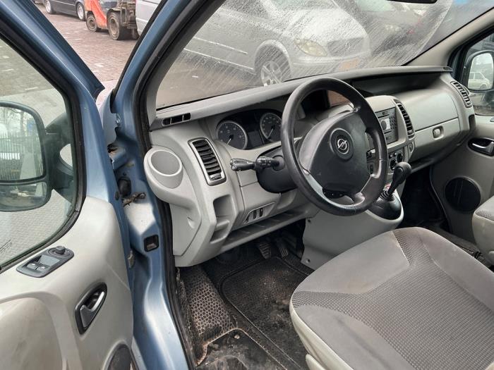 Opel Vivaro 2.5 CDTI 16V Sloopvoertuig (2010, Licht, Blauw)