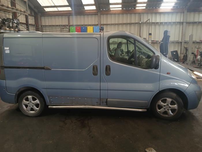 Opel Vivaro 2.5 CDTI 16V Sloopvoertuig (2010, Licht, Blauw)
