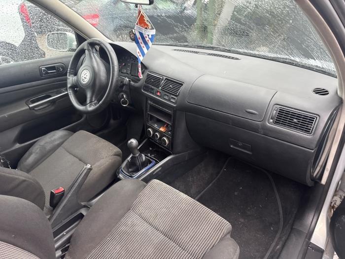 Volkswagen Golf IV 1.6 Sloopvoertuig (1999, Grijs)