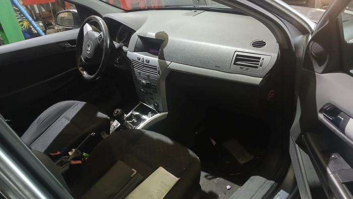 Opel Astra H 1.6 16V Twinport Sloopvoertuig (2004, Grijs)