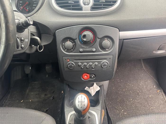 Renault Clio III 1.4 16V Sloopvoertuig (2006, Grijs)