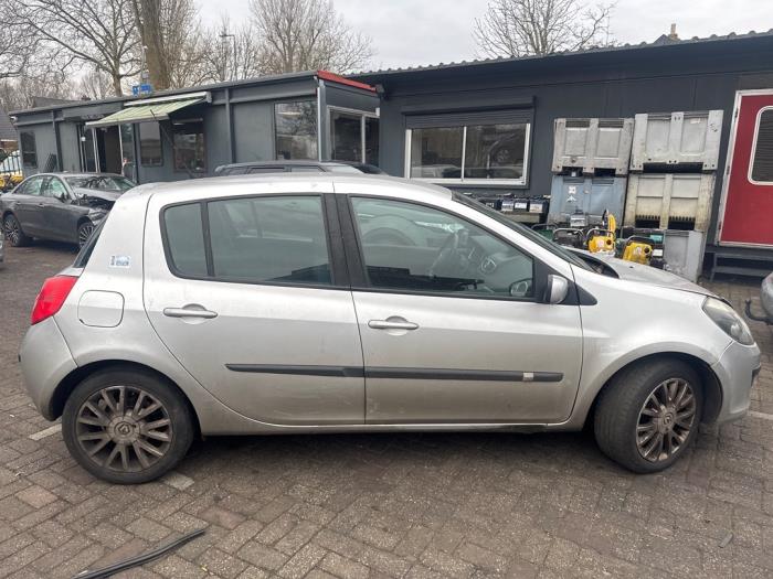 Renault Clio III 1.4 16V Sloopvoertuig (2006, Grijs)