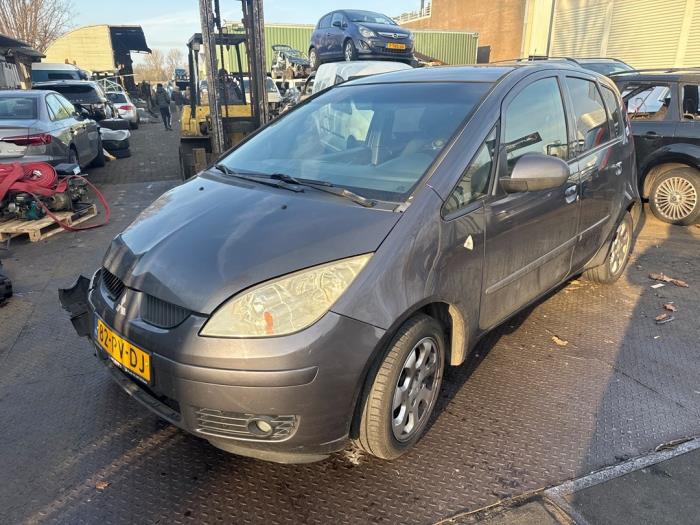 Mitsubishi Colt 1.3 16V Sloopvoertuig (2004, Grijs)