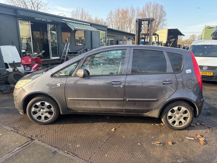 Mitsubishi Colt 1.3 16V Sloopvoertuig (2004, Grijs)