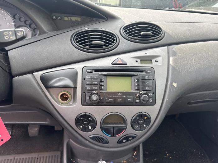 Ford Focus 1 Wagon 1.6 16V Sloopvoertuig (2004, Blauw)