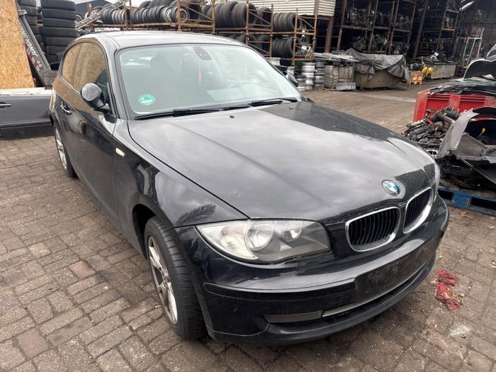 BMW 1 serie 118i 16V Sloopvoertuig (2009, Zwart)