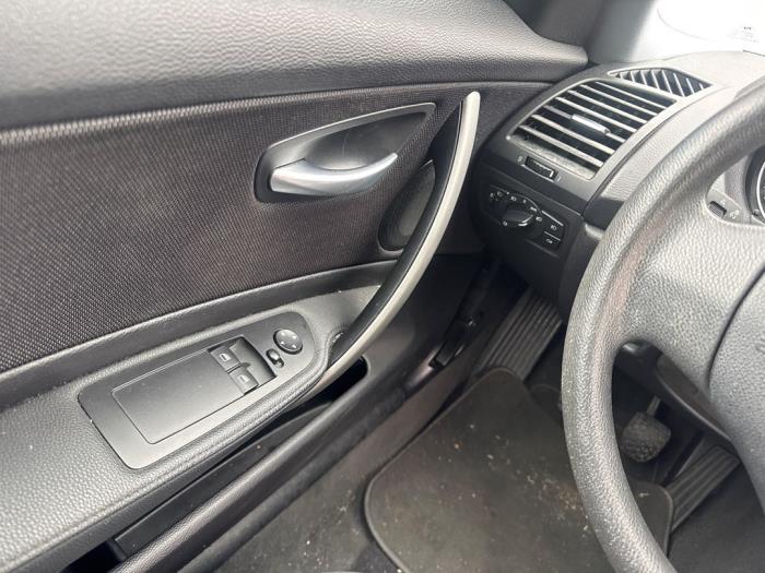 BMW 1 serie 118i 16V Sloopvoertuig (2009, Zwart)