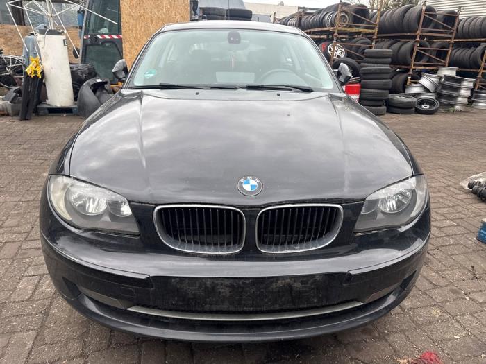 BMW 1 serie 118i 16V Sloopvoertuig (2009, Zwart)