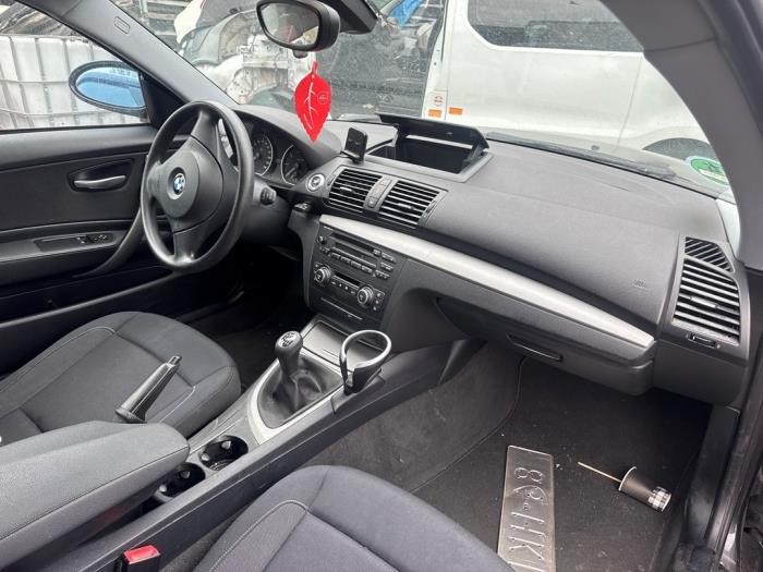 BMW 1 serie 118i 16V Sloopvoertuig (2009, Zwart)