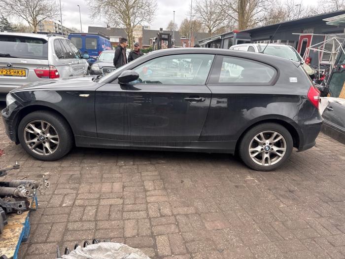 BMW 1 serie 118i 16V Sloopvoertuig (2009, Zwart)