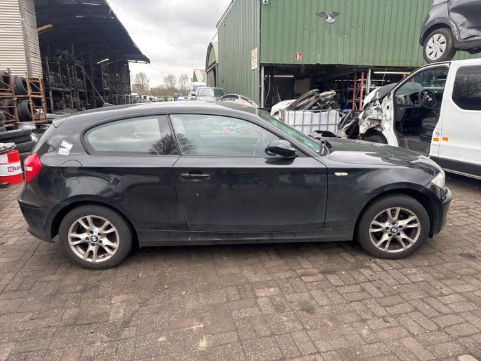 BMW 1 serie 118i 16V Sloopvoertuig (2009, Zwart)