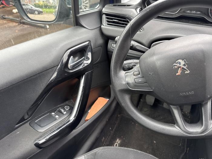 Peugeot 208 I 1.2 Vti 12V PureTech 82 Sloopvoertuig (2012, Blauw)